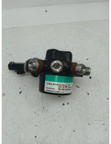 Recambio de rampa inyectora para dacia sandero laureate referencia OEM IAM 8200584034  