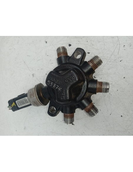 Recambio de rampa inyectora para dacia sandero laureate referencia OEM IAM 8200584034  
