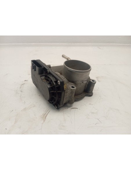 Recambio de caja mariposa para toyota yaris active referencia OEM IAM 2203047010  