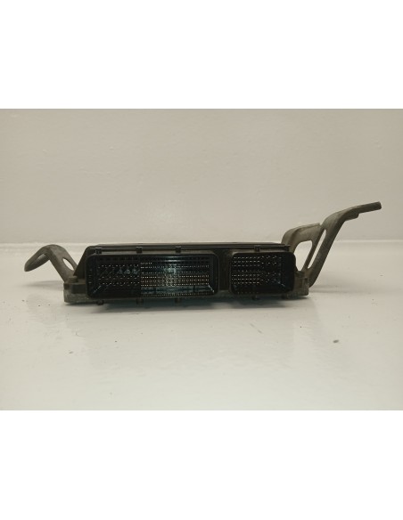 Recambio de centralita motor uce para toyota yaris active referencia OEM IAM 896610DB00  