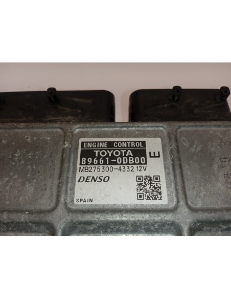 Recambio de centralita motor uce para toyota yaris active referencia OEM IAM 896610DB00  