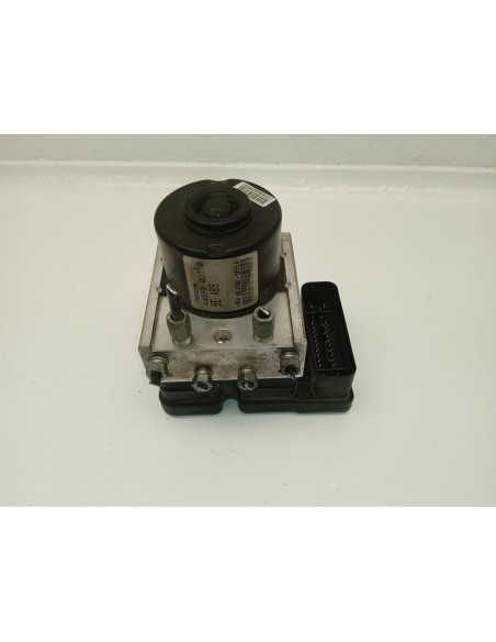 Recambio de abs para toyota yaris active referencia OEM IAM 445100D110  