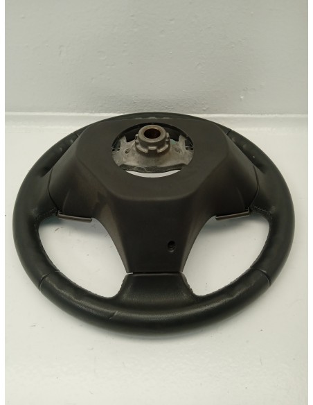 Recambio de volante para toyota yaris active referencia OEM IAM 306679599  