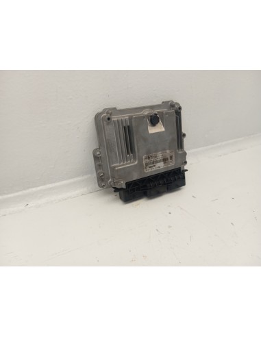 Recambio de centralita motor uce para ford fiesta (cb1) titanium referencia OEM IAM BV2112A650UA  