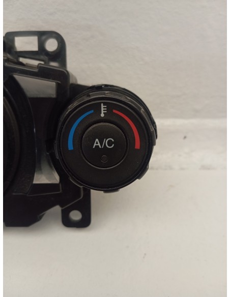 Recambio de mando climatizador para ford fiesta (cb1) titanium referencia OEM IAM 8A6T18C612  