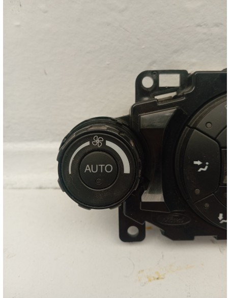 Recambio de mando climatizador para ford fiesta (cb1) titanium referencia OEM IAM 8A6T18C612  