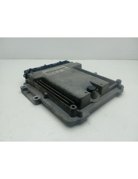 Recambio de centralita motor uce para renault clio iv dynamique referencia OEM IAM 237102747R  