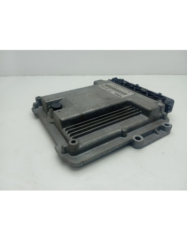 Recambio de centralita motor uce para renault clio iv dynamique referencia OEM IAM 237102747R  