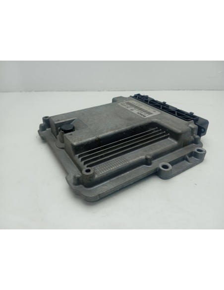 Recambio de centralita motor uce para renault clio iv dynamique referencia OEM IAM 237102747R  