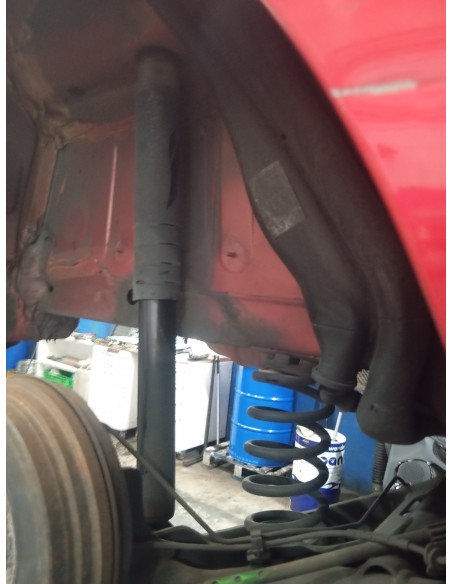 Recambio de amortiguador trasero derecho para renault clio iv dynamique referencia OEM IAM 562109815R  