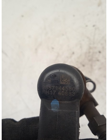 Recambio de inyector para volvo s40 ii (544) 2.0 d referencia OEM IAM 9657144580  