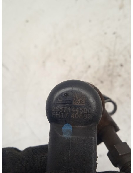 Recambio de inyector para volvo s40 ii (544) 2.0 d referencia OEM IAM 9657144580  