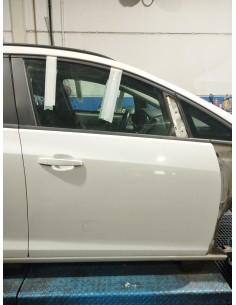Recambio de puerta delantera derecha para opel astra j sports tourer selective referencia OEM IAM 13285607 COLOR BLANCO 
