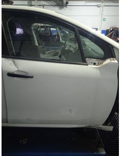 Recambio de puerta delantera derecha para peugeot 208 access referencia OEM IAM 9807820680 COLOR BLANCO 