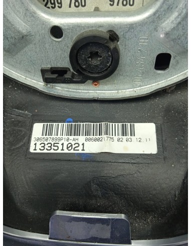 Recambio de volante para opel astra j lim. selective referencia OEM IAM 13351021  