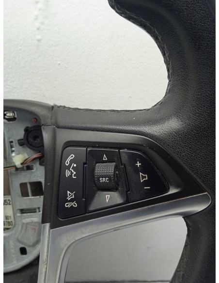 Recambio de volante para opel astra j lim. selective referencia OEM IAM 13351021  