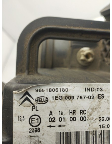 Recambio de faro derecho para citroën c3 picasso exclusive referencia OEM IAM 9681806180  