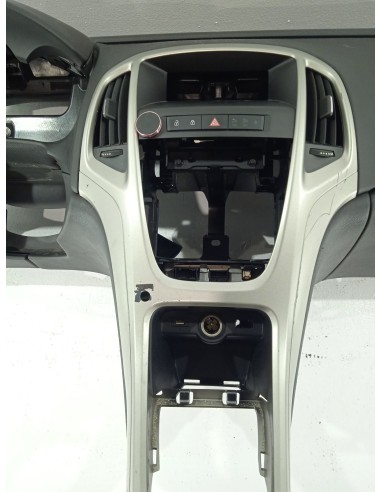 Recambio de salpicadero para opel astra j lim. selective referencia OEM IAM 13314406  