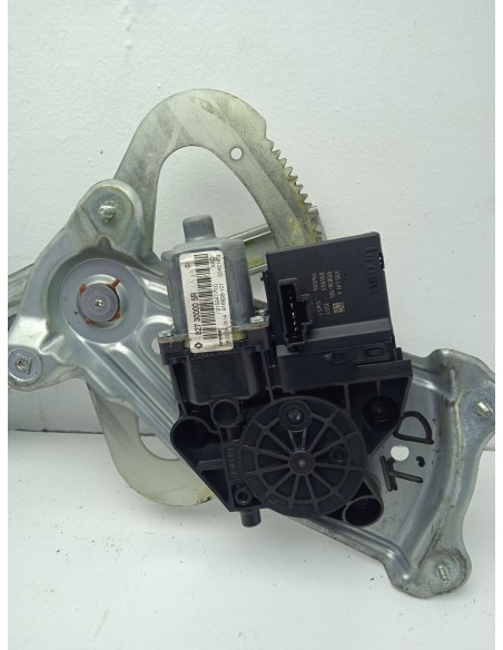 Recambio de elevalunas trasero derecho para renault scenic iii expression referencia OEM IAM 827300005R  