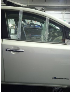 Recambio de puerta delantera derecha para nissan leaf referencia OEM IAM H01003NLMA COLOR BLANCO 