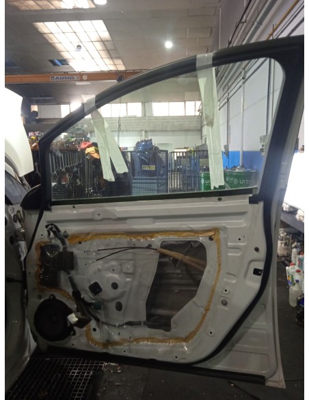 Recambio de puerta delantera derecha para nissan leaf referencia OEM IAM H01003NLMA COLOR BLANCO 