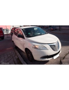 lancia ypsilon (402) del año 2012