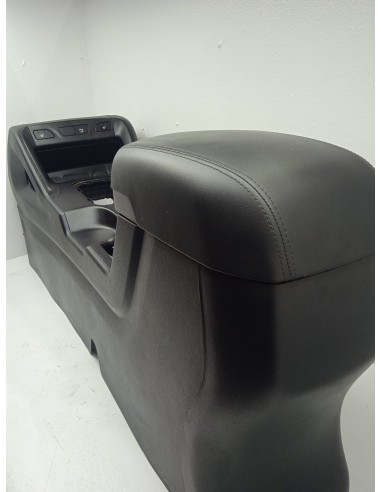 Recambio de apoyabrazos central para hyundai ix35 tecno star 2wd referencia OEM IAM 846112Y001  