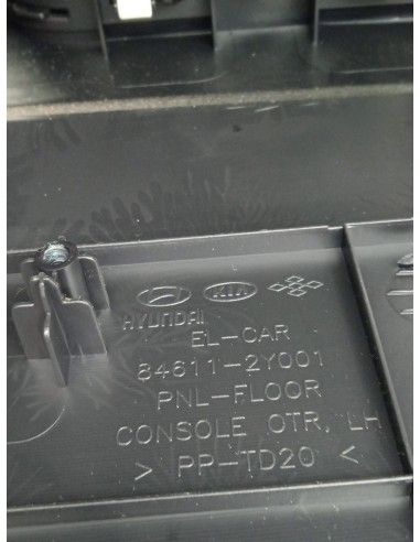 Recambio de apoyabrazos central para hyundai ix35 tecno star 2wd referencia OEM IAM 846112Y001  