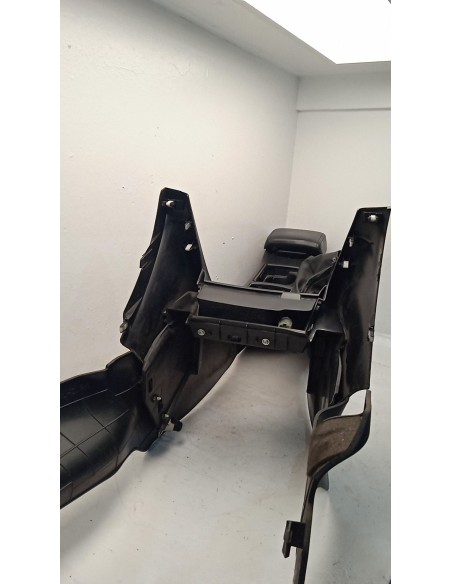 Recambio de consola central para mazda 6 kombi ()(.2012) style referencia OEM IAM GHP964321  