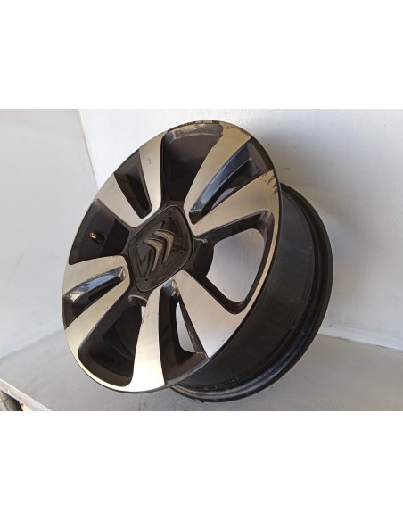 Recambio de llanta para citroën c3 iii (sx) 1.2 vti 82 referencia OEM IAM 9813075077  