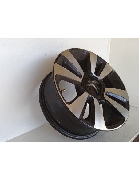 Recambio de llanta para citroën c3 iii (sx) 1.2 vti 82 referencia OEM IAM 9813075077  