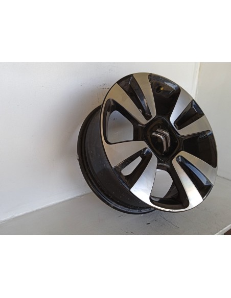 Recambio de llanta para citroën c3 iii (sx) 1.2 vti 82 referencia OEM IAM 9813075077  