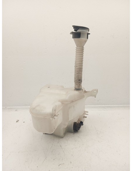 Recambio de deposito limpia para lexus is200 (ds2/is2) 200d referencia OEM IAM   