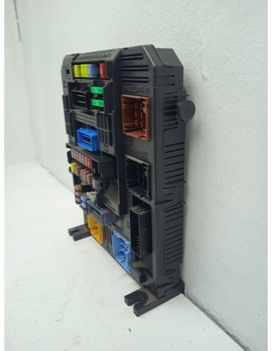Recambio de caja reles / fusibles para citroën c3 iii (sx) 1.2 vti 82 referencia OEM IAM 9819851180  