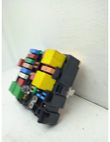 Recambio de caja reles / fusibles para citroën c3 iii (sx) 1.2 vti 82 referencia OEM IAM 9804848480  