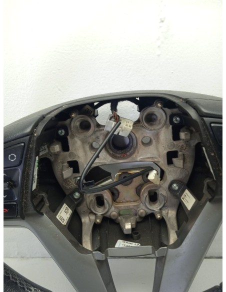 Recambio de volante para hyundai tucson essence bluedrive 2wd referencia OEM IAM 96720D7220  