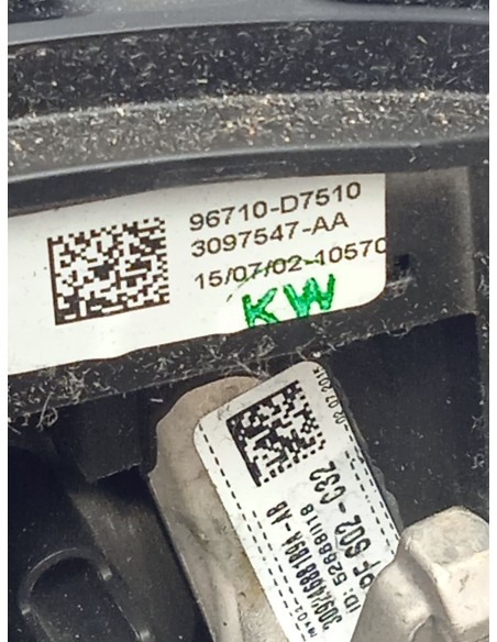 Recambio de volante para hyundai tucson essence bluedrive 2wd referencia OEM IAM 96720D7220  