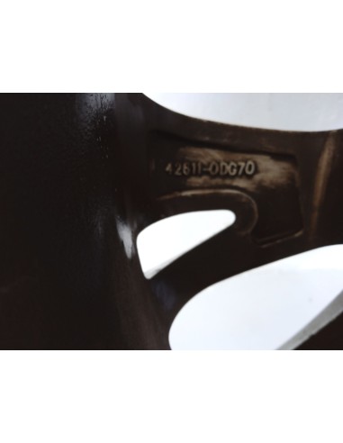 Recambio de llanta para toyota yaris hybrid active referencia OEM IAM 426110DG70  