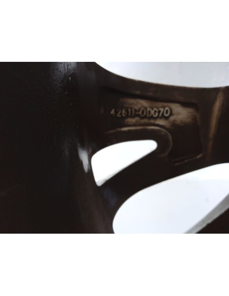 Recambio de llanta para toyota yaris hybrid active referencia OEM IAM 426110DG70  