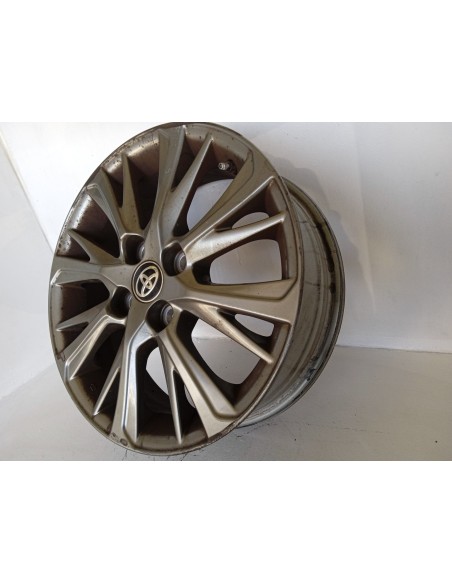 Recambio de llanta para toyota yaris hybrid active referencia OEM IAM 426110DG70  