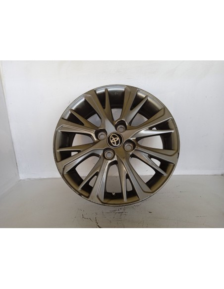 Recambio de llanta para toyota yaris hybrid active referencia OEM IAM 426110DG70  
