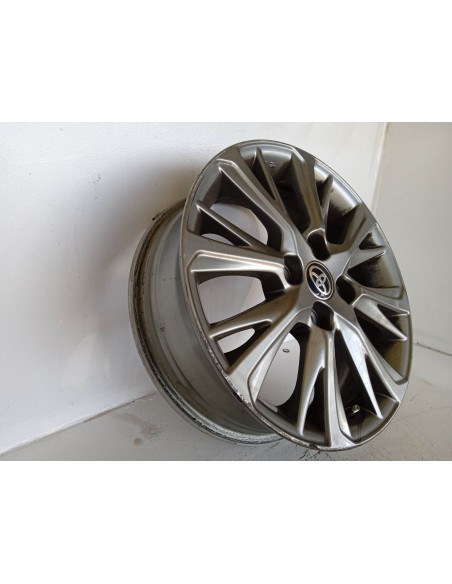 Recambio de llanta para toyota yaris hybrid active referencia OEM IAM 426110DG70  