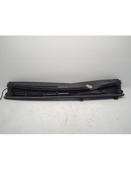 Recambio de torpedo para toyota yaris hybrid active referencia OEM IAM 557810D400  