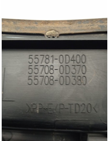 Recambio de torpedo para toyota yaris hybrid active referencia OEM IAM 557810D400  