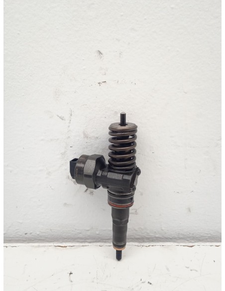 Recambio de inyector para audi a4 b5 (8d2) 1.9 tdi referencia OEM IAM 038130073F  