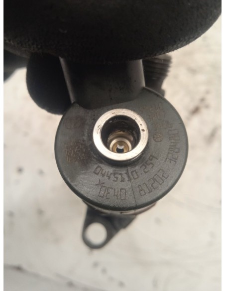 Recambio de inyector para peugeot 307 (3a/c) 1.6 hdi 110 referencia OEM IAM 0445110259  