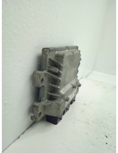 Recambio de centralita motor uce para ford fiesta (cb1) ambiente referencia OEM IAM 8V2112A650SF  
