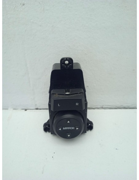 Recambio de mando retrovisor para hyundai tucson essence bluedrive 2wd referencia OEM IAM 93573D3020  