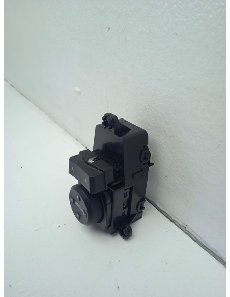 Recambio de mando retrovisor para hyundai tucson essence bluedrive 2wd referencia OEM IAM 93573D3020  