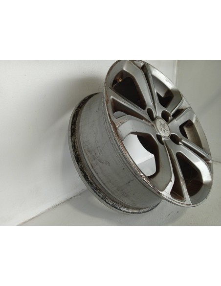 Recambio de llanta para peugeot 208 allure referencia OEM IAM 9673773677  